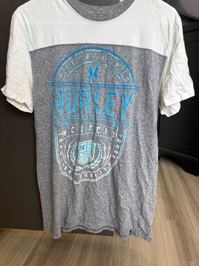 Hurley Gray & White Short-Sleeve Graphic Crew Tee with Blue Logo